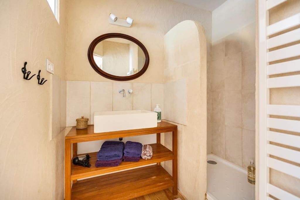 Chambre Double Cosy - Gite De La Louve Fougax-et-Barrineuf Exterior photo
